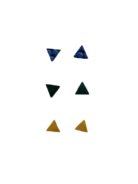 INÉDITO- Studs Set Triangle (Blue-Black/Dark Green/Gold)