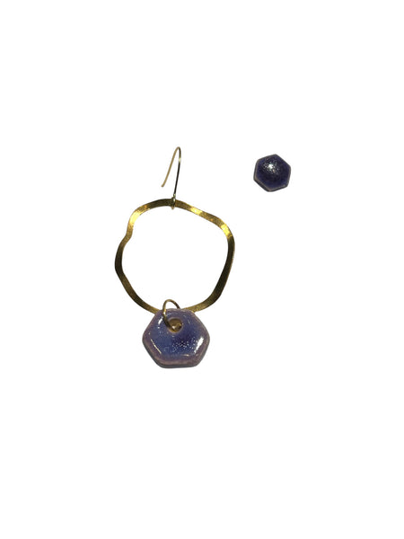 ITSARI- Asymmetrical Earrings - Wavy Circle - Purple Hex