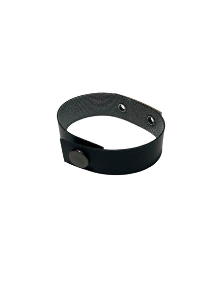 INÉDITO - Men Bracelet - Black & Perforated Beige
