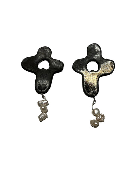 LAS MALCRIÁS- Hearts Ceramics- Chrome Cross with Pearls Earrings