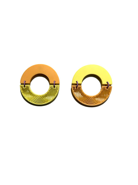 MENEO- Wavy Circle Earrings