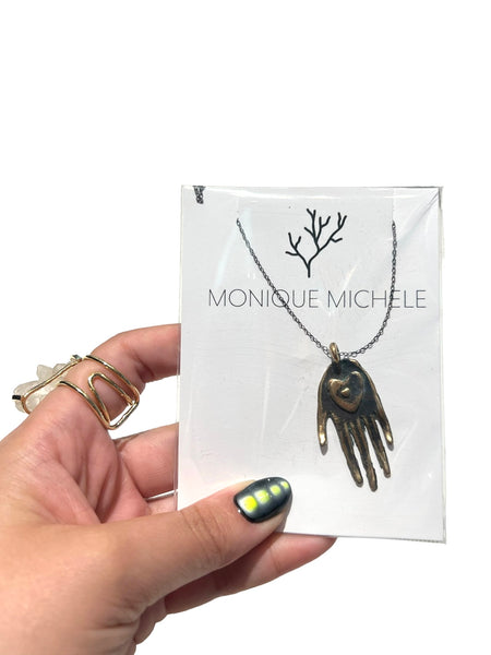 MONIQUE MICHELE- Hand Amulet Necklace (Heart)