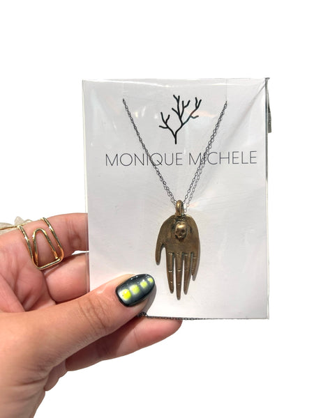 MONIQUE MICHELE- Hand Amulet Necklace (Skull)