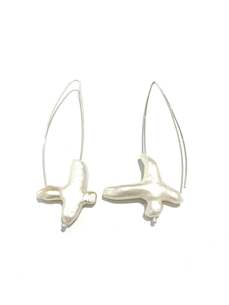 MONIQUE MICHELE- Cross Pearl Earrings